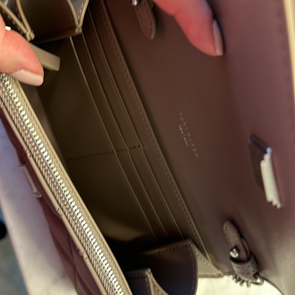 Tory Burch Willa Quilted Bag - Picture 2 of 10